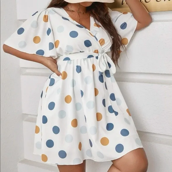 Boho Plus Size Polk Dot Butterfly Sleeve Mini Dress - Picture 2 of 9